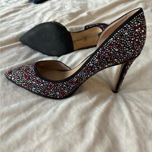 Party hills inc good condition. Perfect with jeans or dress up !!!